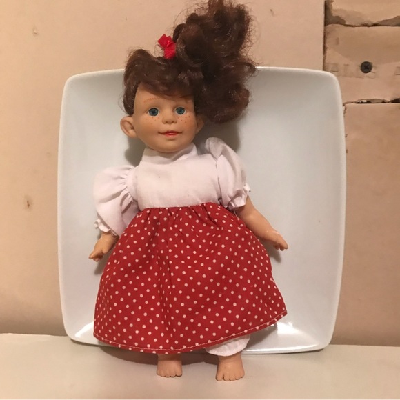 1990S WAY OUT TOYS DOLL 9” FRECKLES POUT BRUNETTE PONYTAIL EXPRESSIONS DOLL - Picture 10 of 12